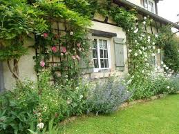 Jardin Et Cottage Au Charme Anglais Quand Je Serai Grande Je Serai Jardin Anglais Idee Deco Jardin Deco Jardin