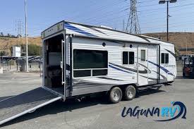 It is a fifth wheel toy hauler and is for sale at $21000. 2013 Forest River Shockwave Toy Hauler For Sale Laguna Rv In Colton Ca