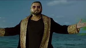 Kareena made her debut in 2000 with. Celebrity Hairstyle Of Honey Singh From Makhna Song Trailer Single 2018 Charmboard