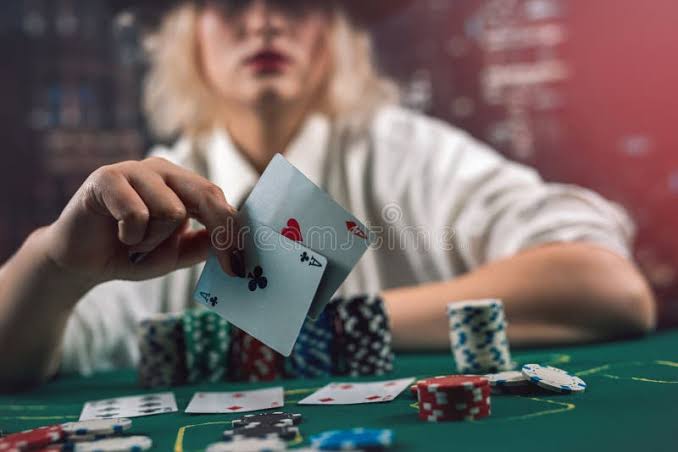 Strict Girl Dealer in the Classic Deals Cards on the Poker Table. the  Dealer is a Woman Stock Image - Image of lucky, gambling: 281744689