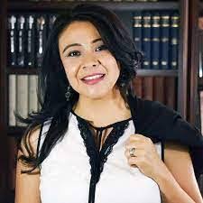 Kellie Albee's Instagram, Twitter & Facebook