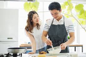 Kami menerima cod untuk wilayah jakarta dan sekitarnya. Mengenal 5 Love Languages Agar Lebih Mengerti Pasangan Orami