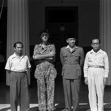 Untuk mengadakan proklamasi kemerdekaan indonesia. Secuil Kisah Persahabatan Sukarno Hatta Historia