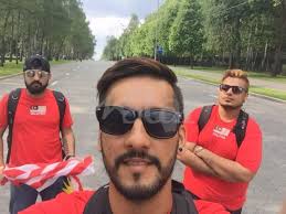 Terbang jauh ke Rusia, tiga anak muda ini tak lupa 'Malaysia baharu'!