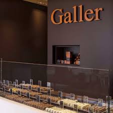 Galler, avrupa kıtasıyla doğrudan kara bağlantısı olmasa da kıtanın en önde gelen devletleri arasında yer alan birleşik krallık'ın hukuki olarak parçasıdır. Galler Chocolatier Gallerlebanon Twitter