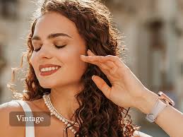 TOYOUTHS Compatible with Fitbit Sense 2/Sense/Versa 3/Versa 4 Bands for  Women Leather Strap Slim Dressy Bracelet with C-Shape Metal Buckle  Replacement for Fitbit Versa 4, Starlight/Champagne Gold : Amazon.ca:  Electronics