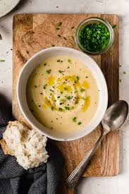 Classic Potato Leek Soup Skinnytaste Recipe Potato Leek Soup Leek Soup Recipes