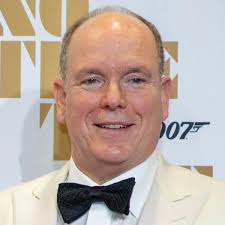 Må stadig undvære Charlene: Fyrst Albert til James Bond-premiere med  verdensstjerne