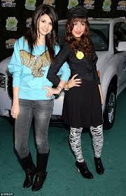 Is barney and friends where she met selena gomez? Selena Gomez And Demi Lovato Pose For Selfie After Apparent Feud Last Year Daily Mail Online