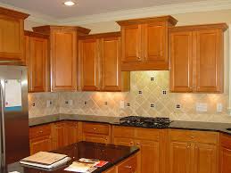 Two Tone Kitchen Cabinets Ideas Concept With Modern Door Design And Painted With Combining Color Like In Thi Kitchen Design Best Kitchen Cabinets Oak Cabinets