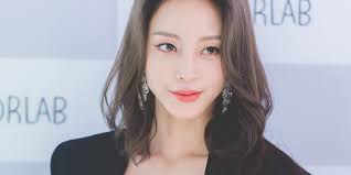 Han ye seul makes headlines for her effortless beauty. Allkpop Auf Twitter Han Ye Seul Confirmed For New Sbs Drama Big Issue Https T Co K9ueoa0sff