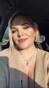 can someone create curly bangs