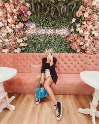 Flower Walls Salon Suites Decor Boutique Decor Cafe Interior Design