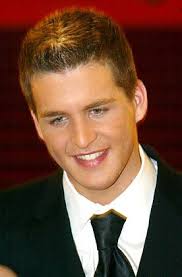 RTL-Superstars: Die lebende Disco-Kugel und der rot-goldene Knoten