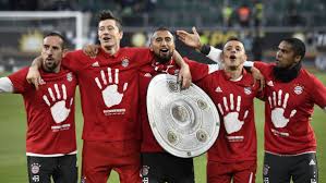 Find professional bundesliga trophy videos and stock footage available for license in film, television, advertising and corporate uses. Squawka News On Twitter Bayern Munich Celebrate With A Mock Bundesliga Trophy After Their 6 0 Win To Secure The Title 5 Years Running