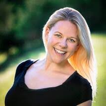 Erin Dearth's Instagram, Twitter & Facebook