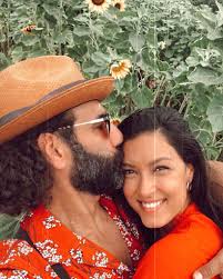 Jetzt wartet natürlich jeder auf die hochzeit des traumpaares. Im Brautkleid Hat Rebecca Mir Schon Geheiratet Promiflash De