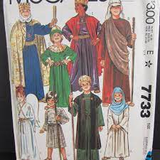 Nativity Scene Costumes Childs Size Medium Mccalls 7733 Angel Etsy Nativity Costumes Christmas Costumes Christmas Pageant