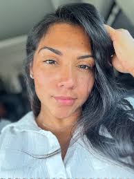 It's been almost half a year I stopped doing so much to my face and started  loving my natural skin, hair, lashes, freckles…etc