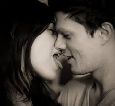 Lagi sedikit mengamati saja, di depan kampung ada bimbel baru, klo dari segi lokasi, sana jauh lebih strategis. Cium Mulut Ke Mulut Lertyi