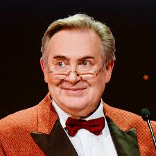 Напомним, что несколько недель назад из проекта ушел иосиф пригожин, которого в костюме. Yurij Stoyanov Zapuskaet Novyj Yumoristicheskij Proekt Napominayushij Gorodok Vokrug Tv