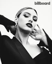 Amelia Halverson's Instagram, Twitter & Facebook