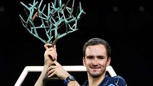 Daniil medvedev produced an impressive display against world no. Daniil Medvedev Beats Alexander Zverev To Win His 1st Paris Masters Title Tennis News India Tv