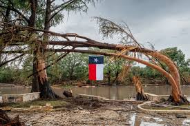 Las inundaciones acaban de retroceder, pero Texas ahora está luchando contra tormentas y ríos crecientes.