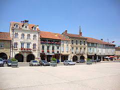 Un carnet de voyage, une musette avec sa boussole, sa loupe, ses jumelles, nous sommes prêts à découvrir les paysages du gers en prenant les chemins. Gers Reisefuhrer Auf Wikivoyage