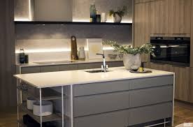 Model kitchen set minimalis memiliki berbagai bentuk atau design seperti kabinet dapur, maupun yang model gantung. 60 Model Kitchen Set Minimalis Modern Harga 2021 Rumahpedia