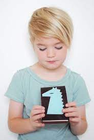 Coiffure loom couettes nattes tresse fille. Coiffure Petite Fille Coupe Courte Pixie Cut 45 Coiffures De Petite Fille Qui Changent Des Couettes Elle