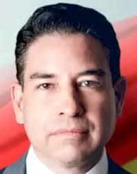 Nueva fórmula presidencial para las próximas elecciones: el empresario  Paulo Folster encabezará la candidatura a la Presidencia, acompañado por el  analista político Antonio Saravia como aspirante a la Vicepresidencia por  la Alianza