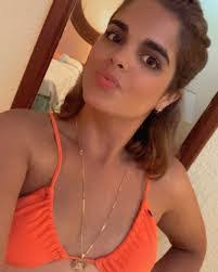 Claudia Lorenzo's Instagram, Twitter & Facebook