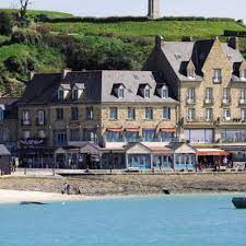 Enjoy added flexibility when you choose free cancellation. La Mere Champlain Hotel Restaurant A Cancale