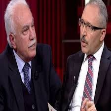 Ablası alevi olduğu halde sağcıların yanında yer almasının kabul edilemez olduğunu bildirerek, alevi olarak bu kadar baskı görürken abdulkadir selvi aile ile bağlarını koparmıştır diyerek suçlamalarda. Abdulkadir Selvi Kac Yasinda Biyografi Sitesi