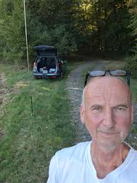 Diatomees, fresh water of a little corsican mountain creek. 400X. Swift fm  31. Cymbella and navicula ?