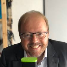 15 min communes avec Raphaël Zuchuat, secrétaire général du PDC Sion by  Podcast Le Centre Valais romand