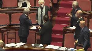 *** e' discorso di conte al senato e camera informativa su fase 2, mes e eurobond: Conte Discorso In Senato Poche Le Contestazioni La Repubblica