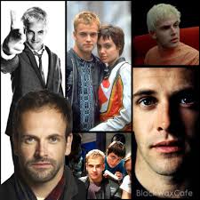 Happy 53rd Birthday, Jonny! Born On This Day Nov 15 1972 Jonny Lee Miller,  English actor (Trainspotting, Elementary), born in London Jonathan Lee  Miller (born 15 November 1972) is an English-American actor.