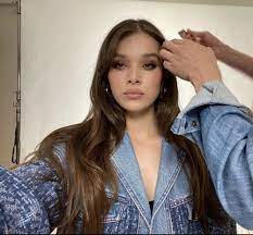 Pin By Chaboomboom On Hailee Steinfeld In 2021 Hailee Steinfeld Steinfeld Beautiful