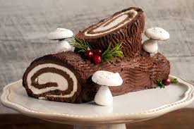 In celebration of the epiphany, galette des rois, a flaky cake filled with frangipane (almond filling), is served around january 6th, the twelfth day of christmas, when it's believed that the three wise men visited the baby jesus. 10 Christmas Desserts From Around The World