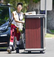 Loni willison had an estimated net worth of nearly $1.6 million previously as reported by net worth post but since she is homeless now, we believe not much money is left with her now. Jutarnji List Nekad Glamurozna Loni Dvije Godine Bila Je Na Popisu Nestalih A Onda Je PronaÄ'ena U Ocajnom Stanju
