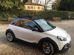 Un'utilitaria dal design alla moda adatta anche a chi ricerca la sportività oltre alla praticità. Nuova Opel Adam Rocks 2017 Prezzo E Prova Su Strada Della 1 4 Automatica Foto Allaguida