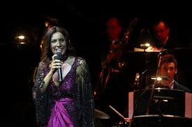 Erika miklósa welcomes you on her official facebook. Miklosa Erika Maskepp Operaportal