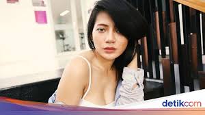 Artis kontroversial nikita mirzani mencecar selebgram seksi anastasya kosasih soal hubungan dengan penyiar gofar hilman. Ini Foto Berlliana Lovell Yang Disebut Pemersatu Bangsa