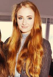 Akli Bacak Arasinda Olan Herkes Bacak Arasi Konusu Yayar Etrafa Sophie Turner Sophie Turner Maisie Williams Sophie Turner Ginger Hair