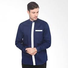 Didesain dengan bahan katun bordir dengan motiv warna biru ini, membuat segera miliki baju koko lengan panjang. Tampilan Kasual Kamu Dijamin Keren Dengan 10 Rekomendasi Baju Koko Ini