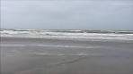Stormachtig weer op het strand van Hoek van Holland - YouTube