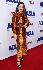 Add to list people also voted for these images. After Incredible Saree Selfie Selena Gomez Sets Red Carpet On Fire With Stunning Ensemble