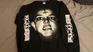 ISO large or xl (FOUND) thank yall